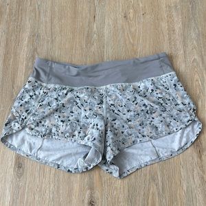 Lululemon Speed Up shorts- size 6